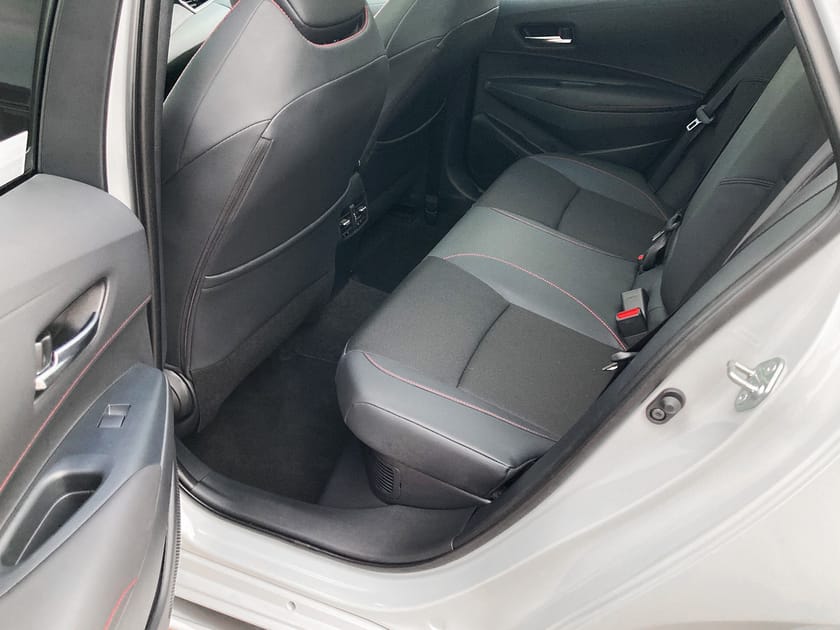 Bild 4 av Toyota Corolla Touring Sports Hybrid 2,0 GR-Sport Panoramaglastak
