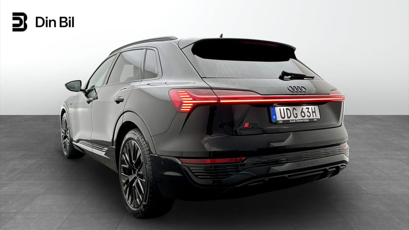 Bild 3 av Audi Q8 55 e-tron quattro 408HK S-line / 21" / Drag / Svar