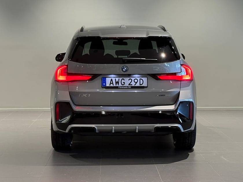 Bild 4 av BMW iX1 xDrive30 M Sport Business Edition Drag HUD H/K Elstol