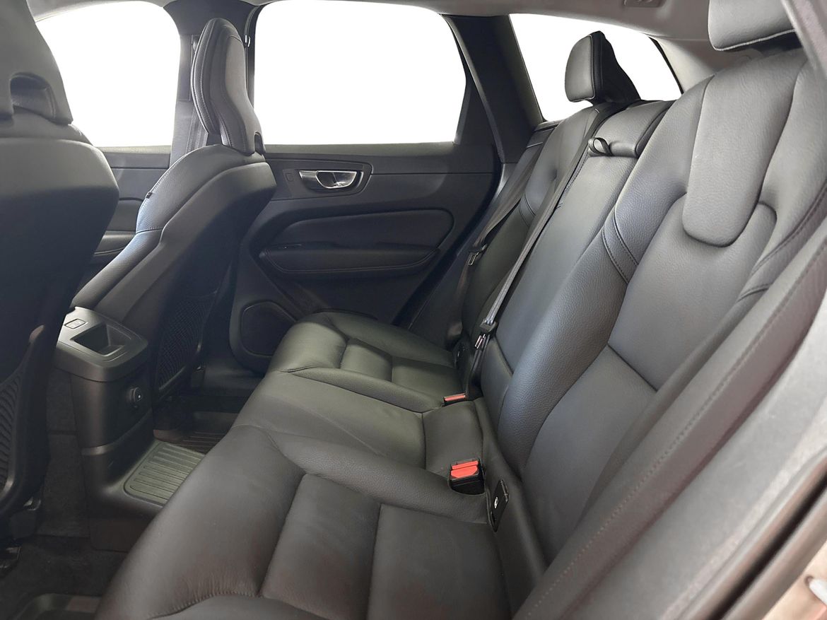 Volvo XC60 2023 - miniatyr 7