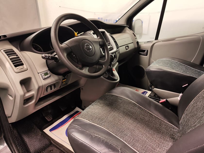 Bild 3 av Nissan Primastar Kombi Crew 2.5 dCi 146hk, 79.900:- ex moms