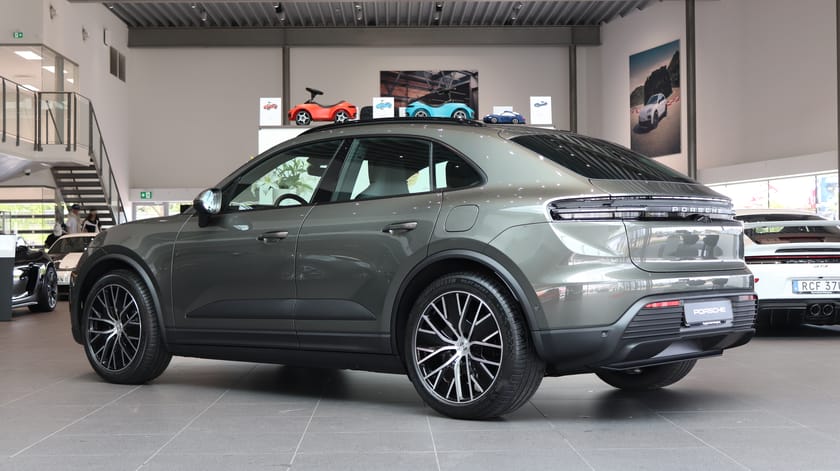 Bild 2 av Porsche Macan Sport Edition / 21" hjul / Bose Surround / Dragkrok