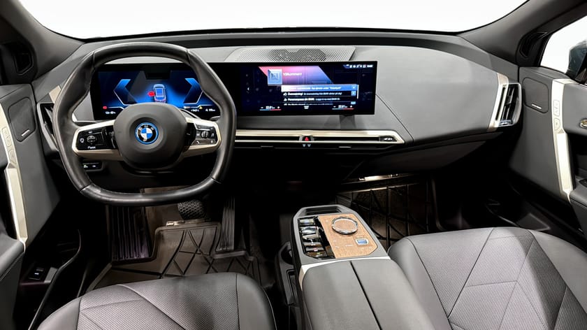 Bild 4 av BMW iX xDrive40 Sportpaket Laserlight Dragkrok Pano 4-zonsklimat