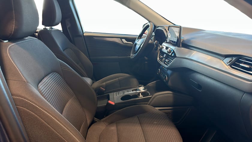 Bild 3 av Ford Kuga Plug-In Hybrid 225hk Carplay | Backkamera | Rattvärme