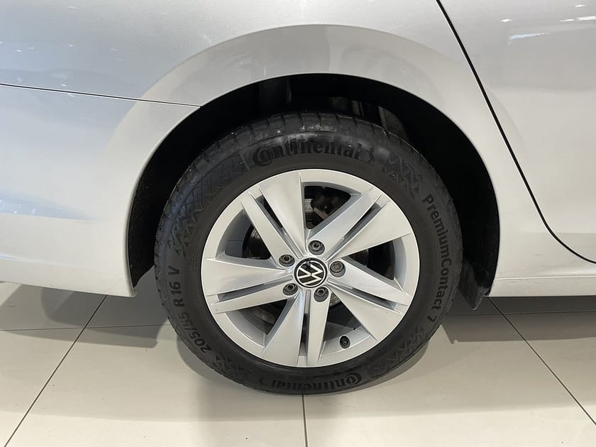 Bild 5 av Volkswagen Golf Sportscombi Kombi 1.5 eTSI 130hk Drag Värmare Lane assist