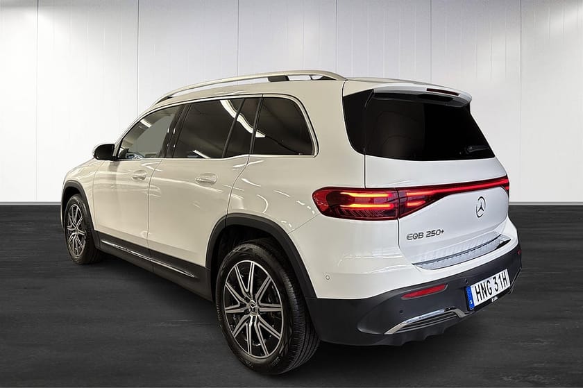 Bild 3 av Mercedes-Benz EQB 250+ AMG 7 Sits Panorama Rattvärmare