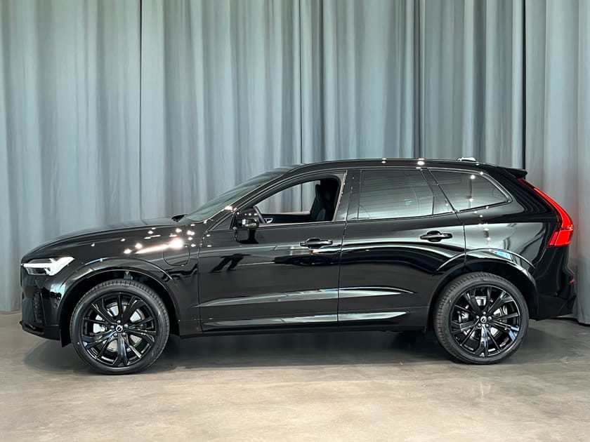 Bild 2 av Volvo XC60 T6 Plus Black Nordic Edition Lagerbil Redo För Omg Leverans