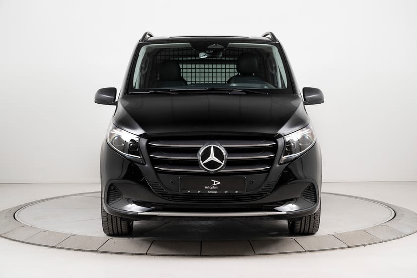 Bilde 4 av Mercedes-Benz Vito Tourer 124 CDI 4x4 3.1t V124 Pro 4MATIC ACC/360°/Krok/Varmer/MBUX/LED