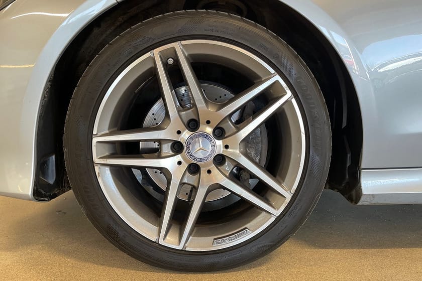 Bild 5 av Mercedes-Benz E 250 T BlueTEC 4MATIC AMG-Sport Värmare / Navi / Drag