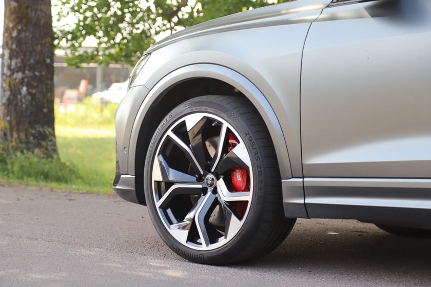 Bild 3 av Audi RS Q8 Nightvision Dragkrok Kolfiber / Vinterhjul