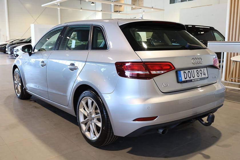 Bild 3 av Audi A3 Sportback 116hk 1.0 TFSI Comfort Drag PDC Blåtand
