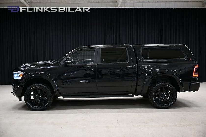 Bild 2 av RAM 1500 Crew Cab 5.7 395HK Automat|Laramie|Kåpa|Drag|Fullutrustad|Moms