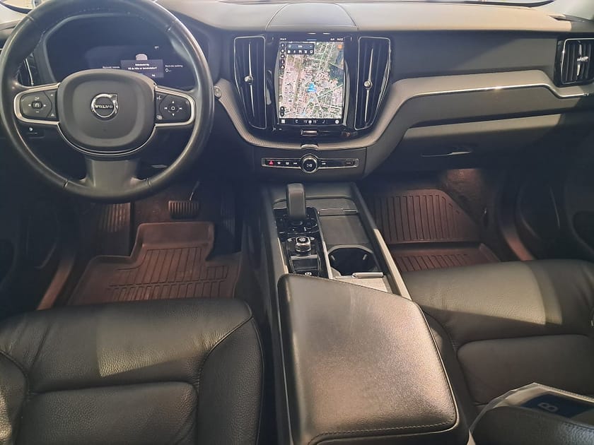 Bild 5 av Volvo XC60 T6 Recharge Core Bright plug in AWD 350HK 4x4 Panorama