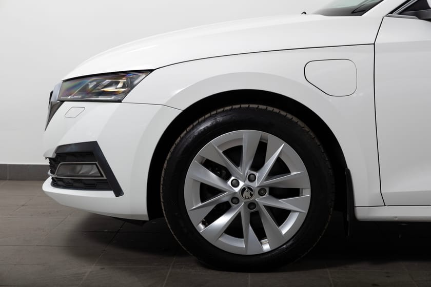 Bild 5 av Škoda Octavia Kombi iV Drag/Canton/Cockpit/Parkeringsvärmare/Bkamera