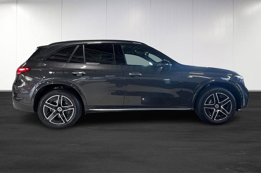 Bild 5 av Mercedes-Benz GLC 300 e 4MATIC AMG Line Premium+ HUD Drag