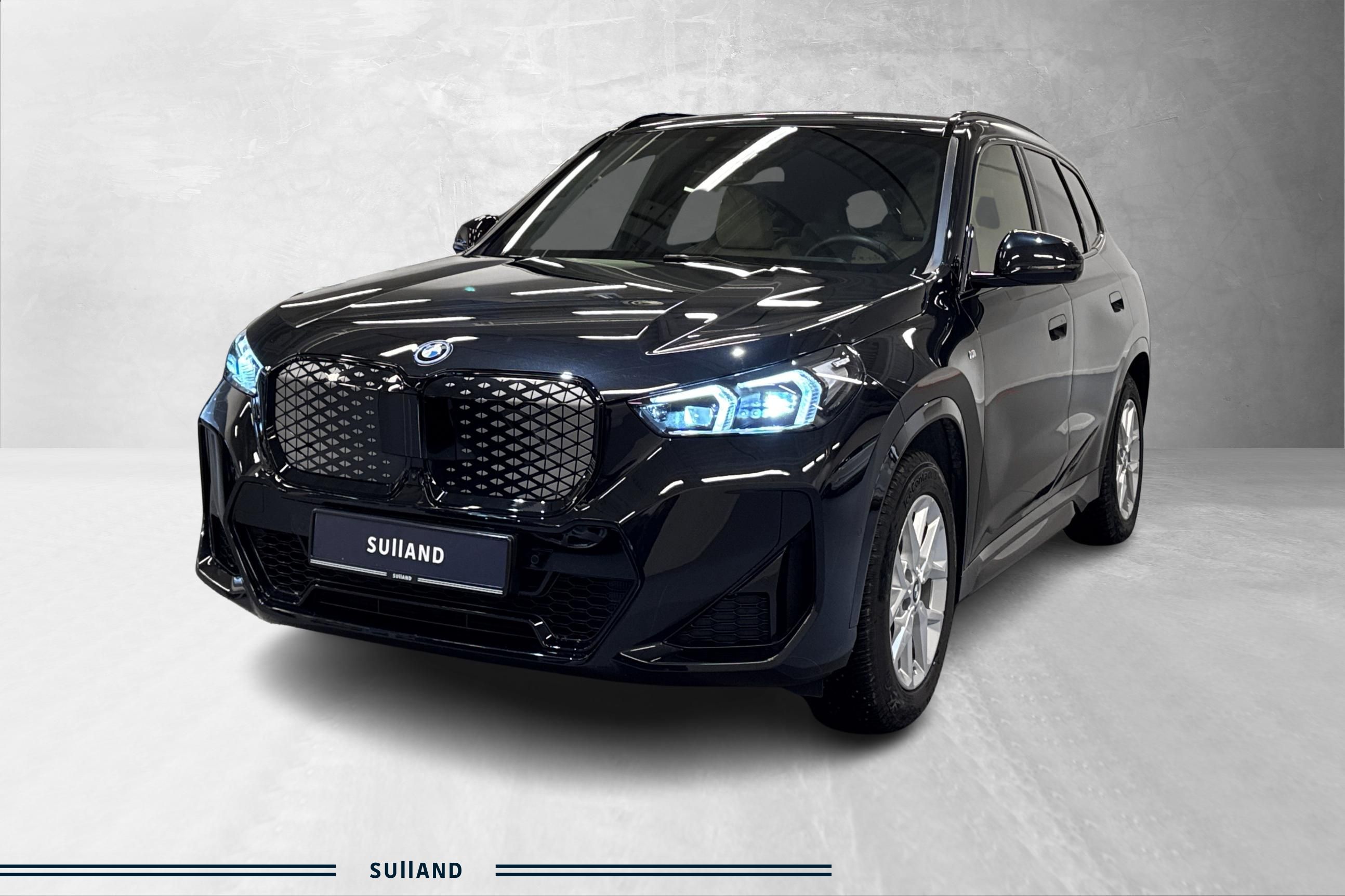 Thumnail bilde 1 av BMW iX1 xDrive30