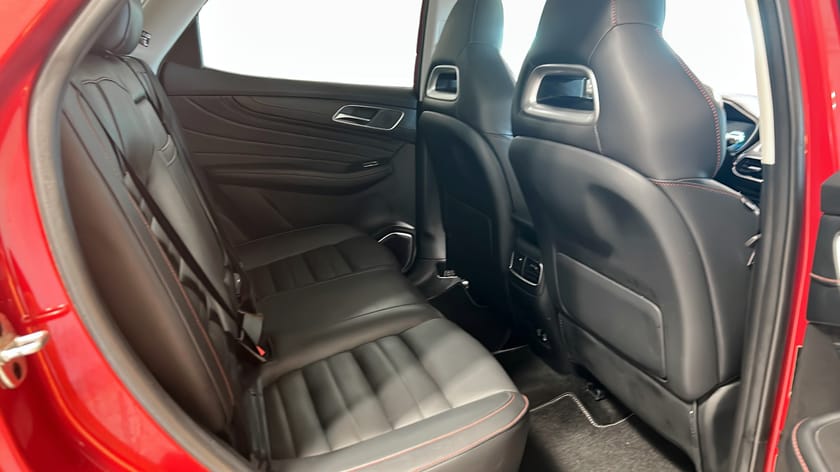 Bild 5 av MG EHS PHEV LUXURY Pano Skinn 360 kamera