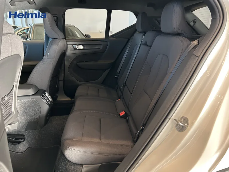 Bild 12 av 13 – Volvo EX40 Single Motor Extended Range M R Plus Black SE Plus Special Edition