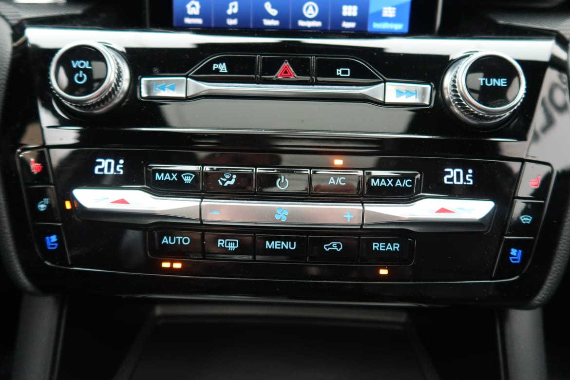 Ford Explorer 2021 - miniatyr 22