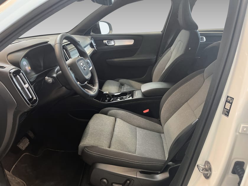 Bild 5 av Volvo XC40 B4 FWD Bensin Plus Dark