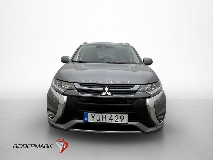 Bild 2 av Mitsubishi Outlander PHEV 203hk 4WD Business 360° Skinn Drag
