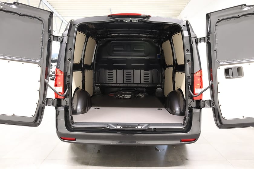 Bild 5 av Mercedes-Benz eVito Tourer 129 3.5t Skåp lång Lagerbil