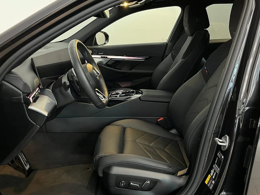 Bild 5 av BMW 530e xDrive Touring 4,95 ränta M Sport H/K Drag Panorama