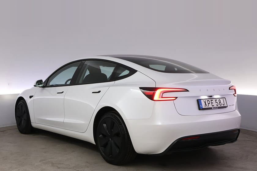 Bild 4 av Tesla Model 3 Long Range AWD Highland Autopilot Pano V-hjul