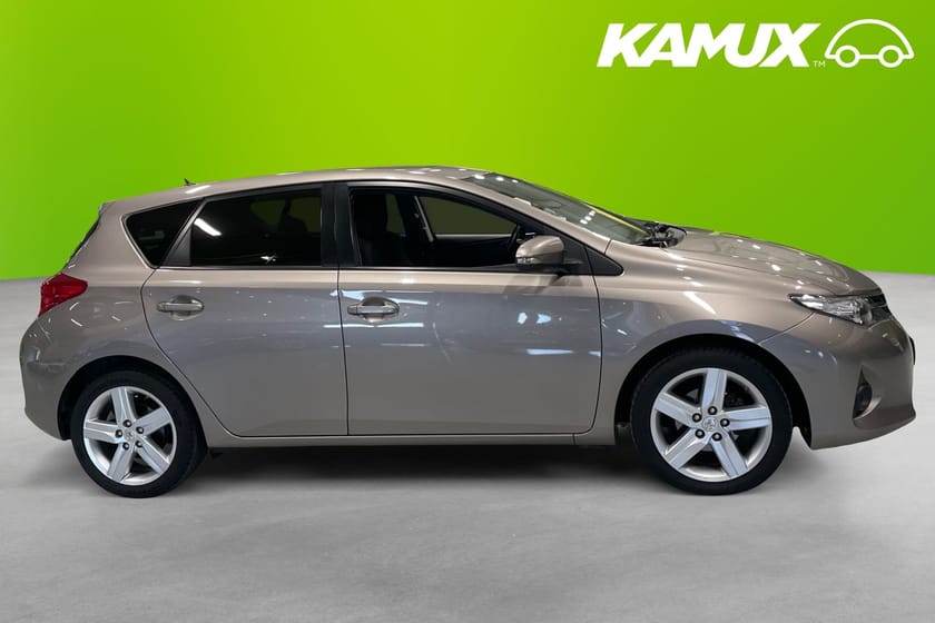 Bild 2 av Toyota Auris 1.6 Valvematic Manuell Edition 50 132hk, backkamera