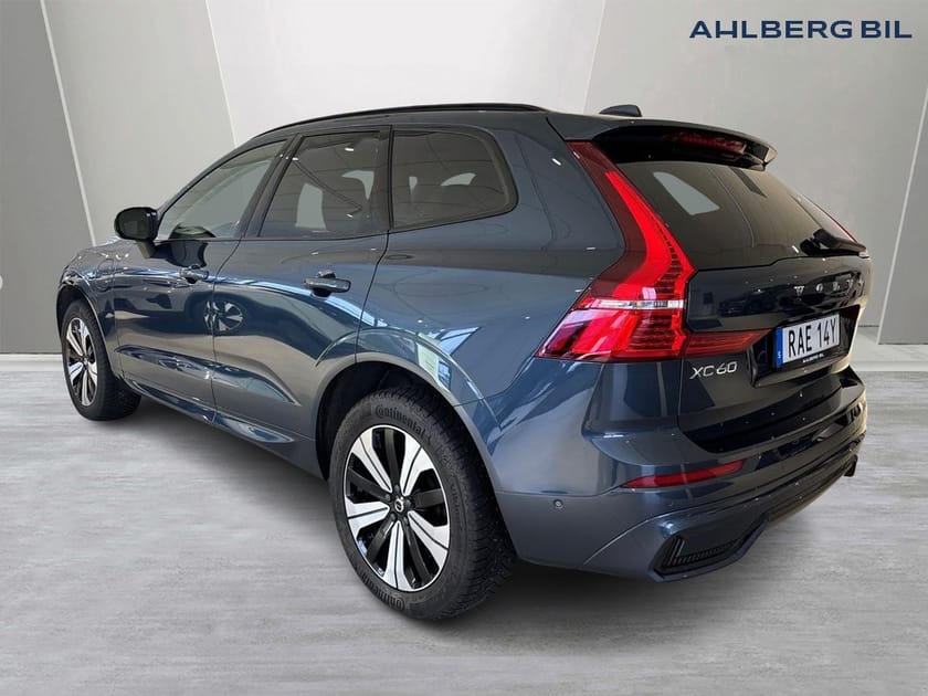 Bild 3 av Volvo XC60 Recharge T8 Plus Dark, Dragkrok Halvautomatisk, Parkeringskamera 360, HarmanKardon PremiumSound, Google Maps