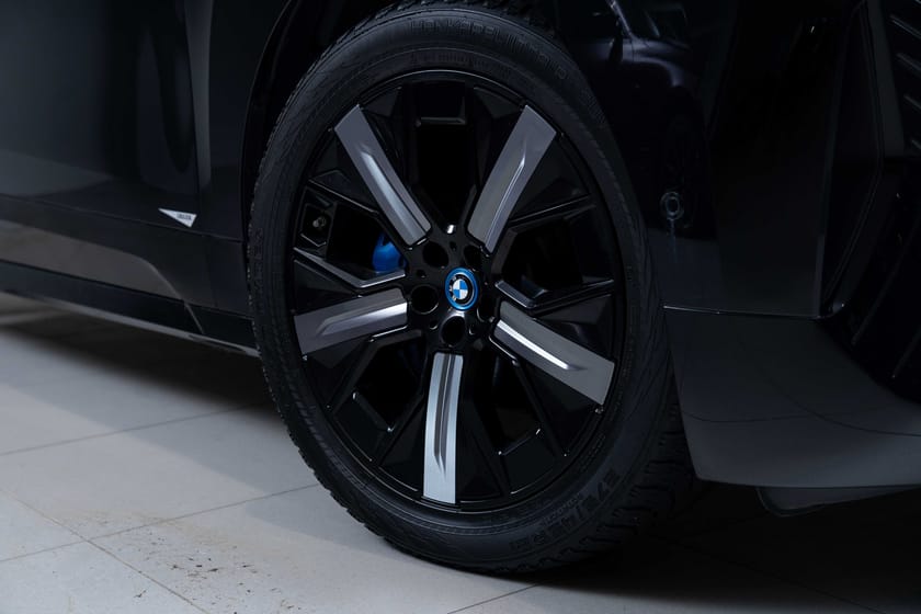 Bilde 3 av BMW iX xDrive40 Fully Charged Sportspakke H/K Krok Pano ACC