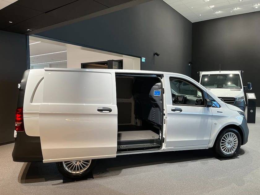 Bild 5 av Mercedes-Benz eVito 112 Lång 2-s komfortsäte,  läderratt, 17"alu
