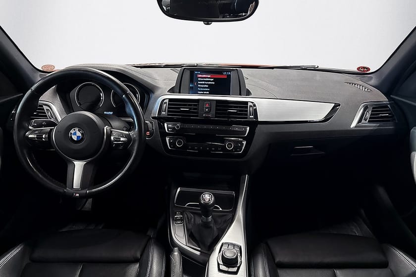 Bild 4 av BMW 118i 118 M-SPORT LCI II HELSKINN VÄLSERVAD