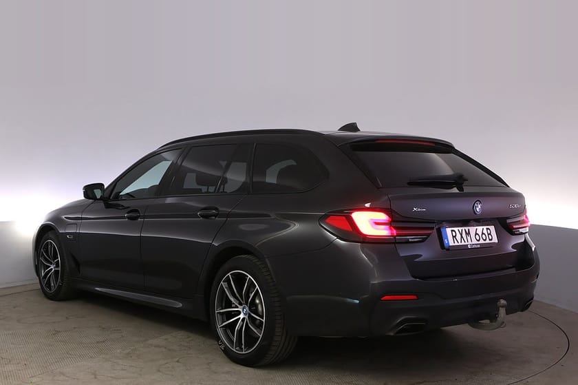 Bild 4 av BMW 530e xDrive Touring M Sport Drag HiFi P-Assist+ 360