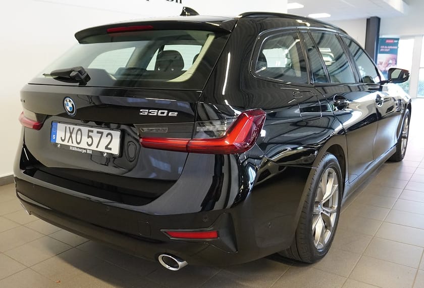 Bild 4 av BMW 330e xDrive Touring Steptronic Sport line/B-KAMERA/DRAG/GPS