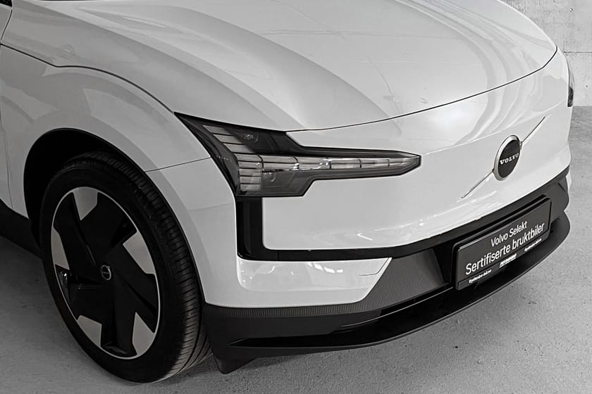 Bilde 2 av Volvo EX30 Twin Motor Performance Plus TONEDE|5G|LED|CARPLAY|VARMEP