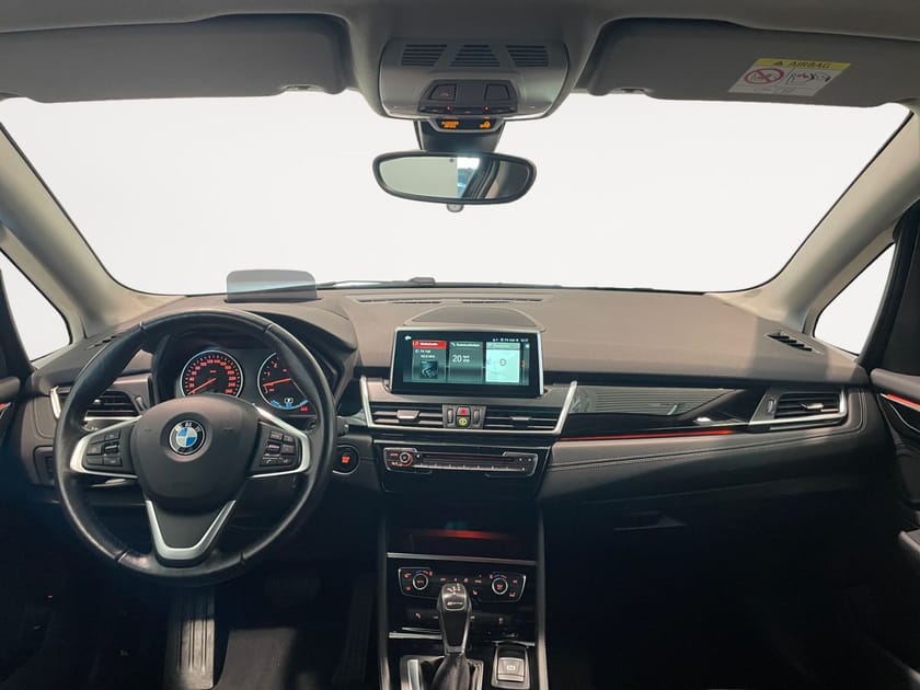 Bild 2 av BMW 225xe Active Tourer Sport line Backkamera HuD 224hk