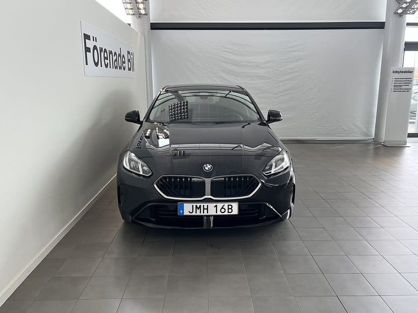 Bild 2 av BMW 120 4,95 ränta M Sport Design Nav Drive/Park-assist Rattv