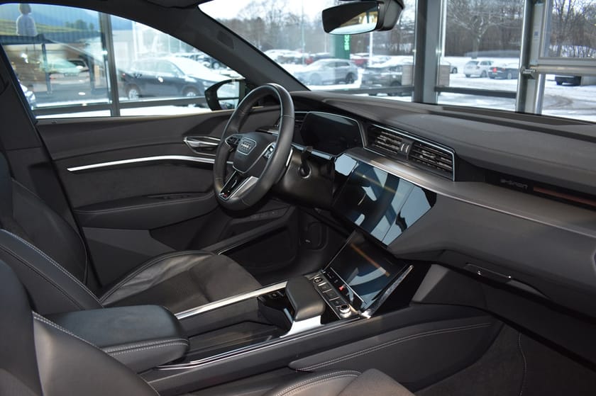 Bild 4 av Audi Q8 55 e-tron quattro 300 kW / 408 HK S-LINE SELECTION