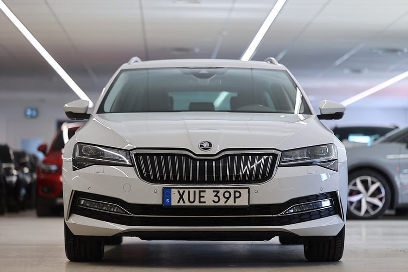 Bild 5 av Škoda Superb iV Kombi Skoda 1.4 TSI 218hk Business Edt. Canton Drag