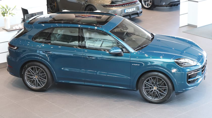 Bild 5 av Porsche Cayenne E-Hybrid Burmester / Head-up / Soft Close / Night Vision