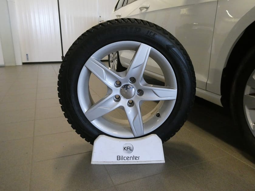 Bild 2 av Volkswagen Golf Sportscombi 2.0 TDI DPF SCR 4M Aut-Drag-Kamera-Värmare-SoV