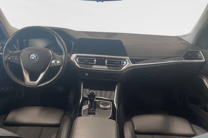BMW 330e xDrive Touring