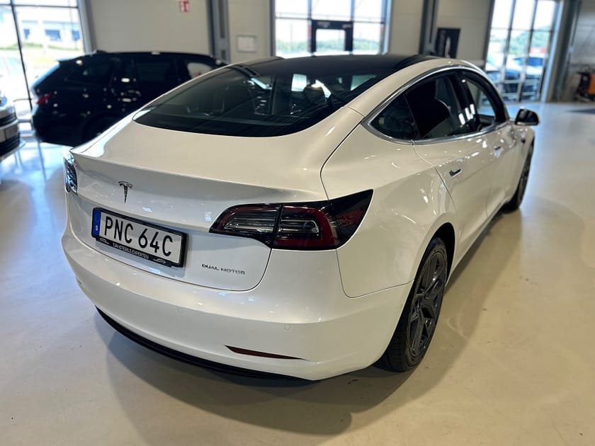 Bild 3 av Tesla Model 3 Long Range AWD 440hk / Dragkrok