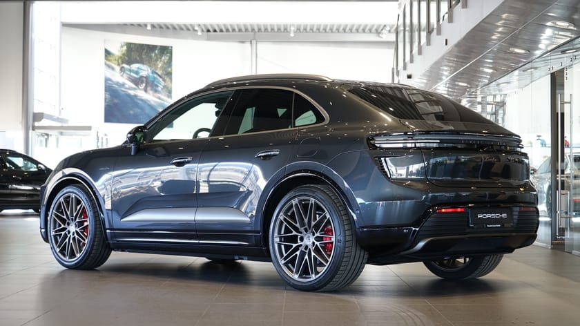 Bild 2 av Porsche Macan Turbo Electric 