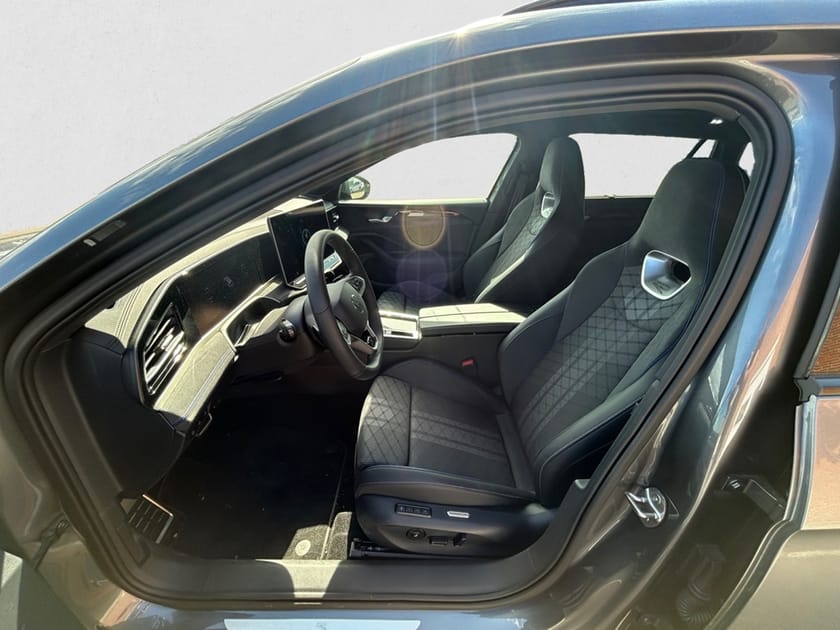 Bild 5 av Volkswagen Passat Variant eHybrid Sportcombi R-line 1.5 TSI e-Hybrid 272hk DSG
