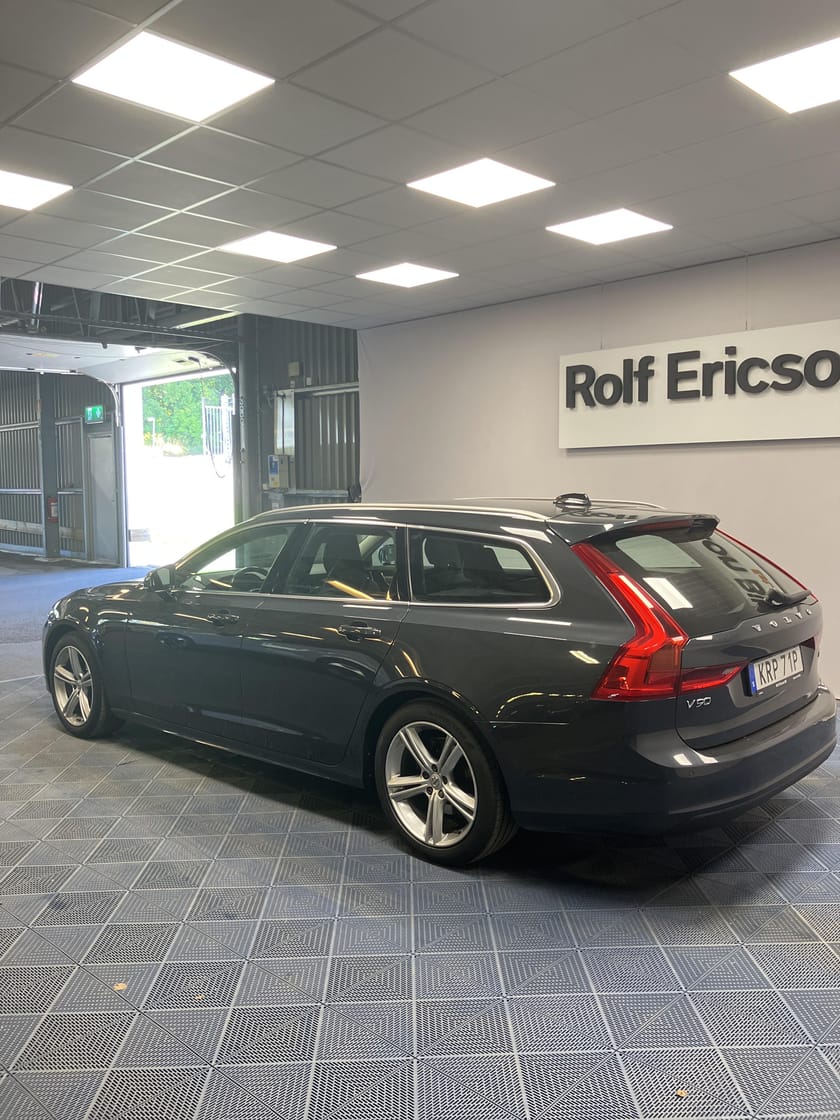 Bild 2 av Volvo V90 D3 Momentum Advanced Edition