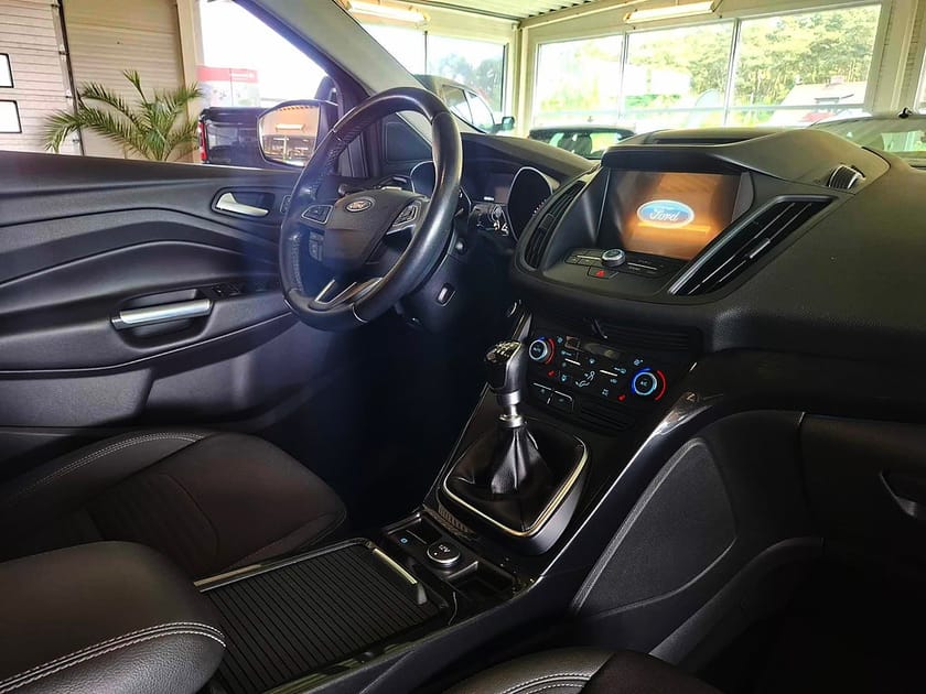 Bild 5 av Ford Kuga 1.5 EcoBoost Titanium (150hkr) Panorama/Drag/Euro 6