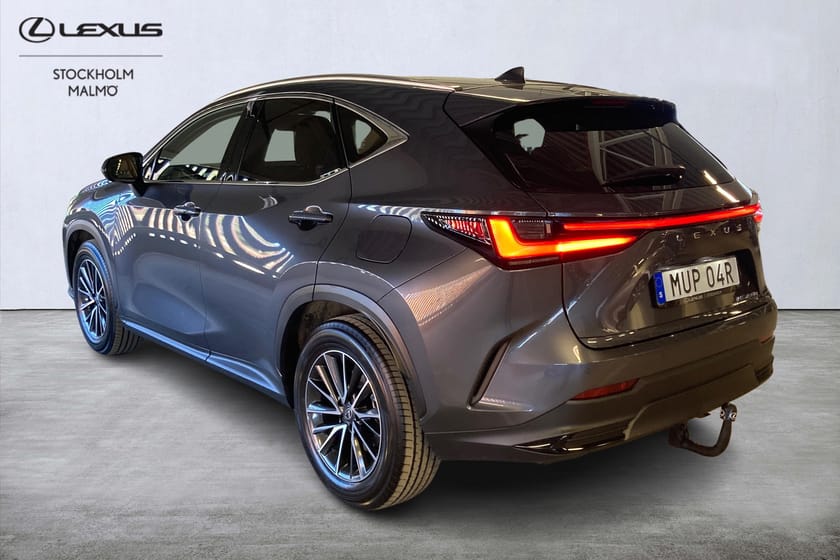 Bild 3 av Lexus NX 450h+ AWD Business Plus Skinn B-kam Drag Värmare