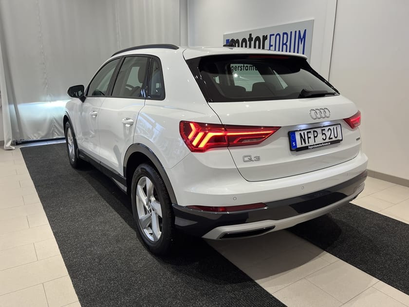Bild 3 av Audi Q3 40 TFSI quattro S Tronic 4WD  aut. Drag, Värmare, s&v hjul